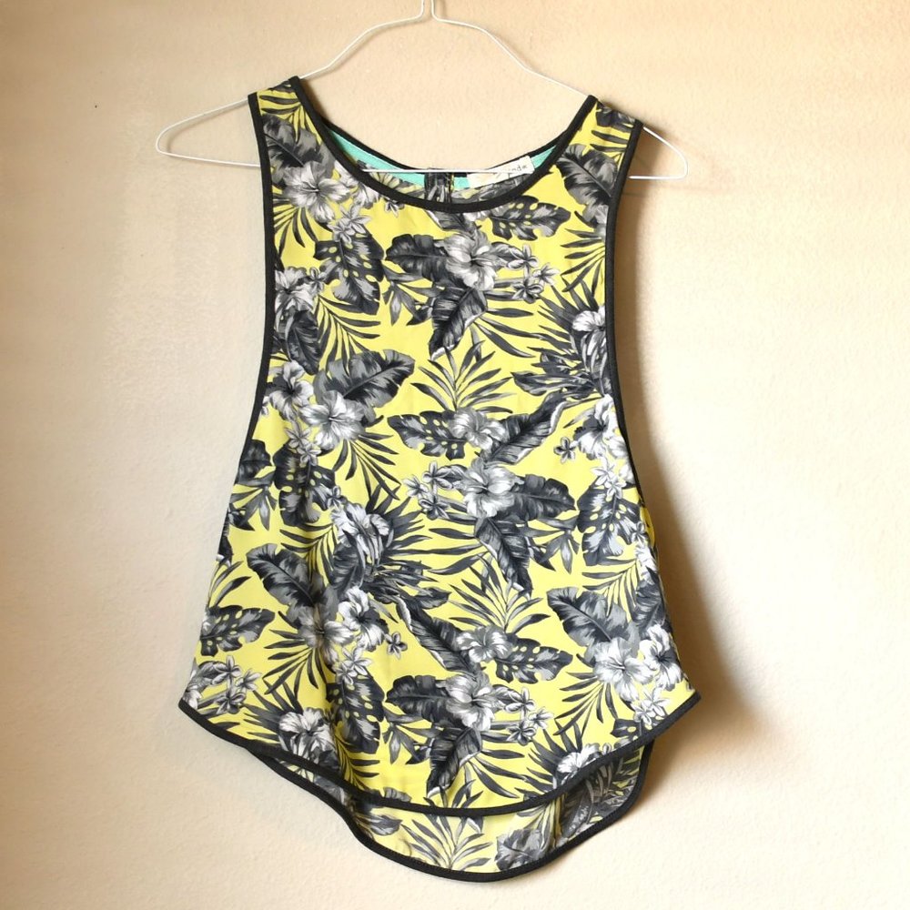 Rewind Patterned Muscle Tee